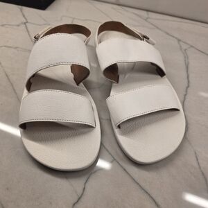 Clarks Cushion Soft Women’s White Dual-Strap Leather Sandals Size 10